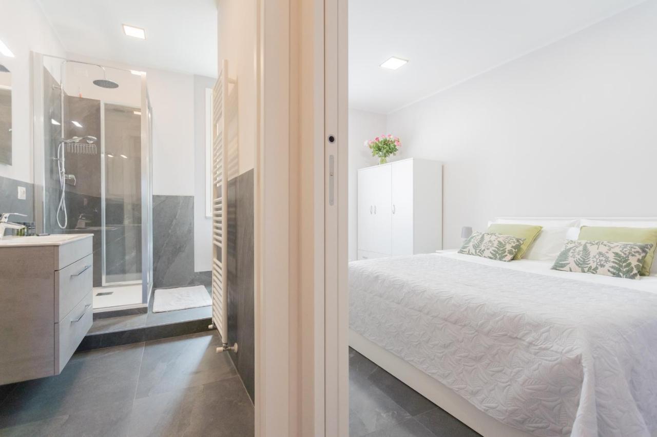 Sant'Agostino Apartments By Rent All Комо Екстер'єр фото