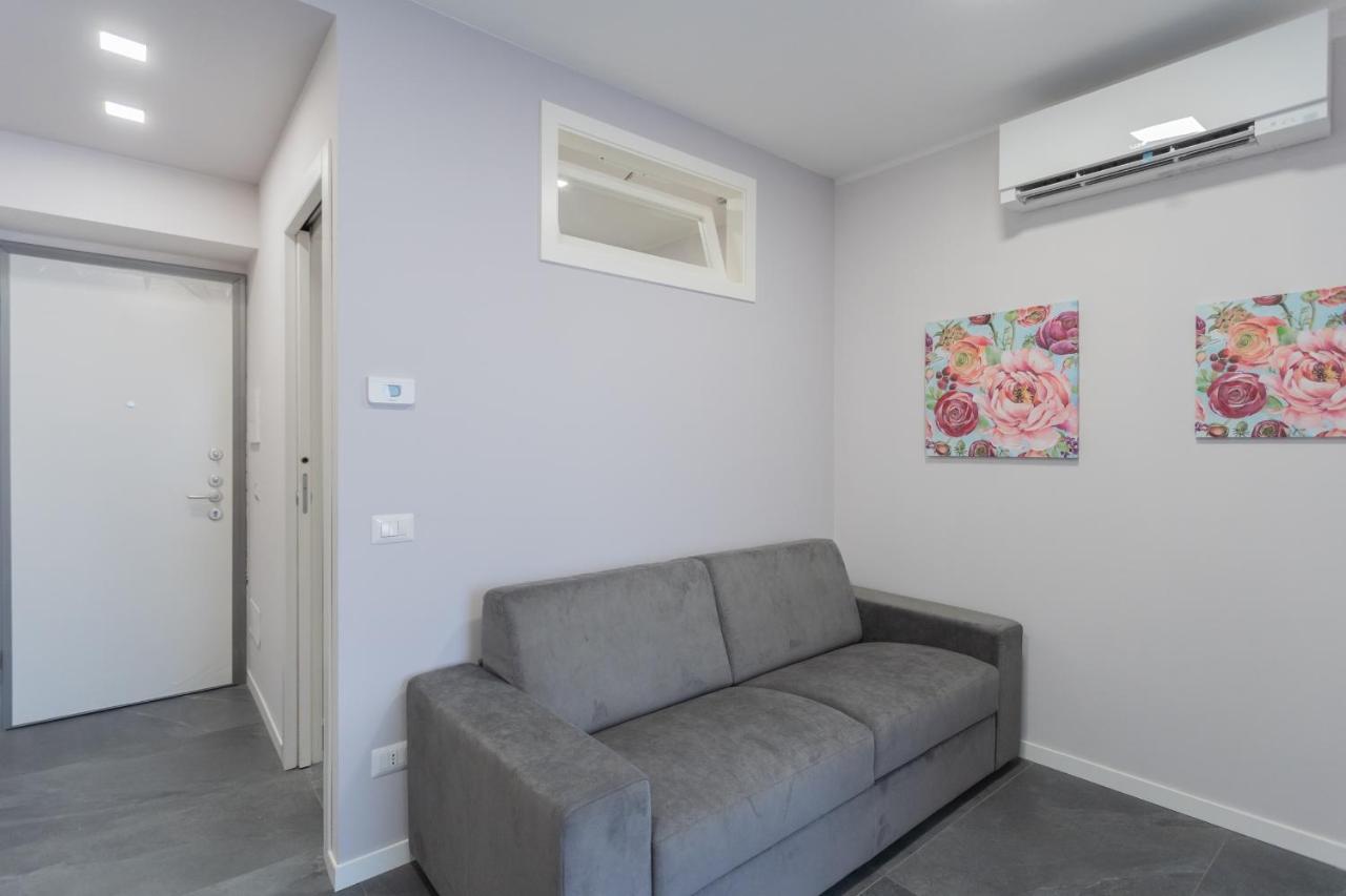 Sant'Agostino Apartments By Rent All Комо Екстер'єр фото