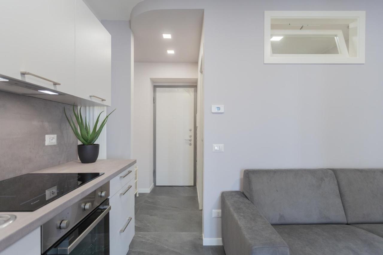 Sant'Agostino Apartments By Rent All Комо Екстер'єр фото