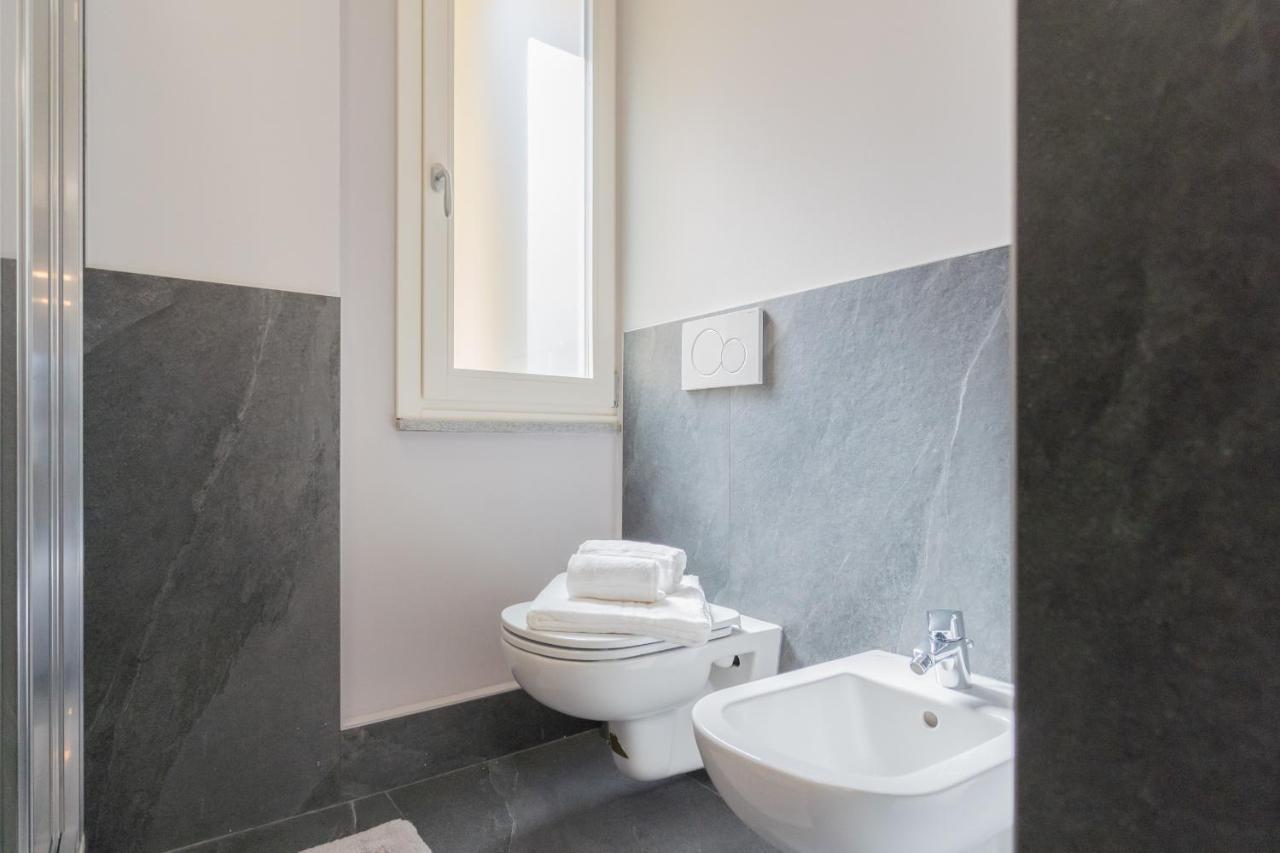 Sant'Agostino Apartments By Rent All Комо Екстер'єр фото