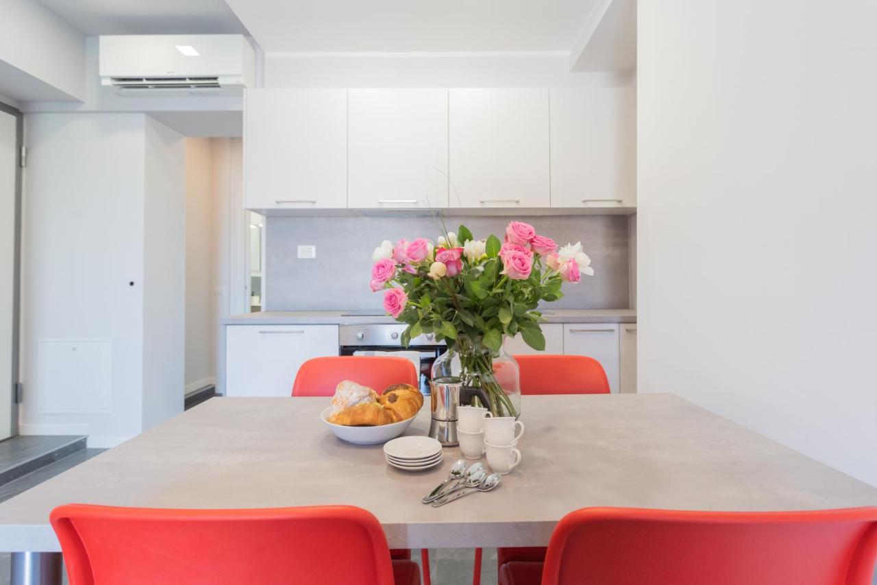 Sant'Agostino Apartments By Rent All Комо Екстер'єр фото