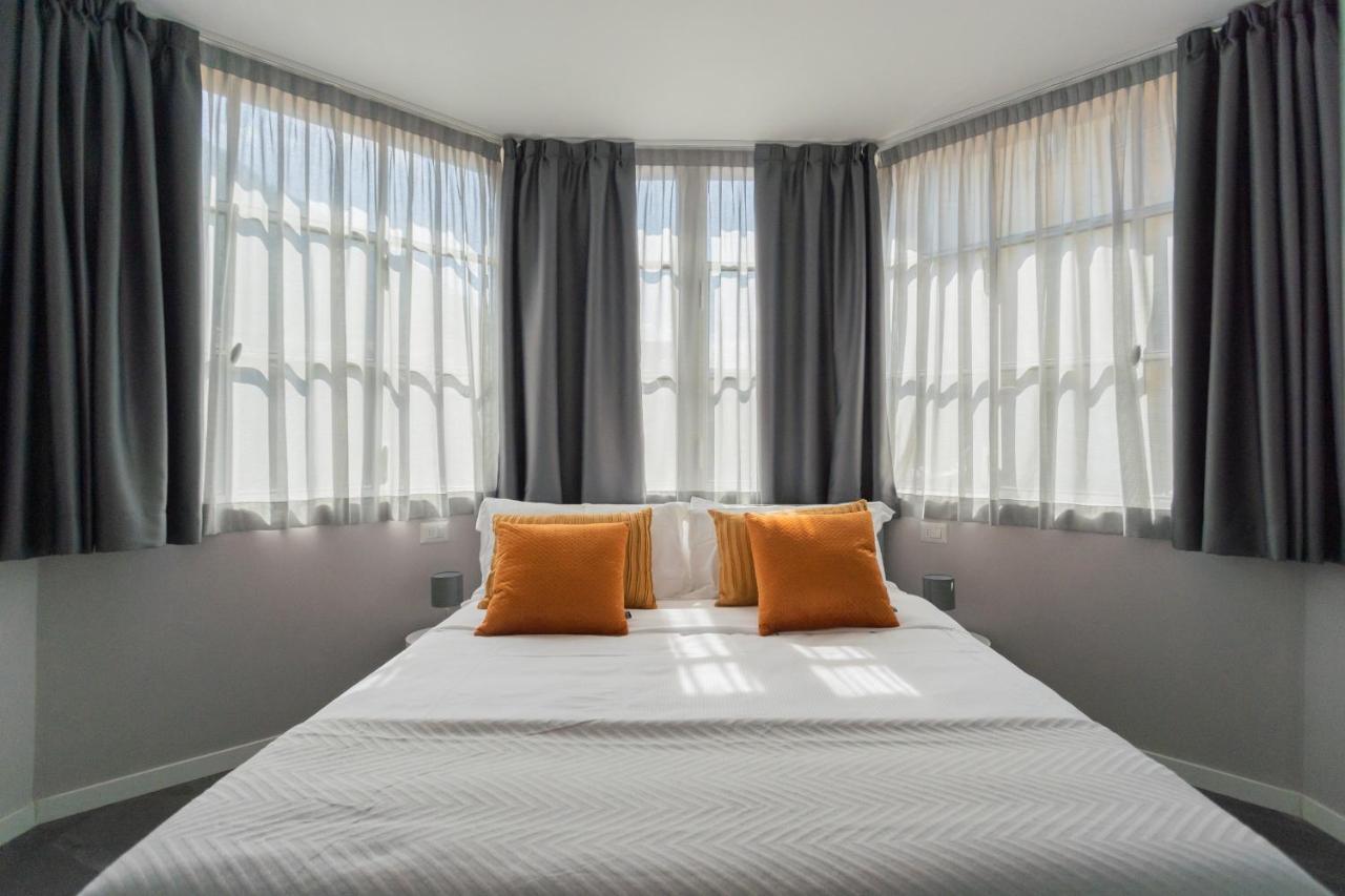 Sant'Agostino Apartments By Rent All Комо Екстер'єр фото