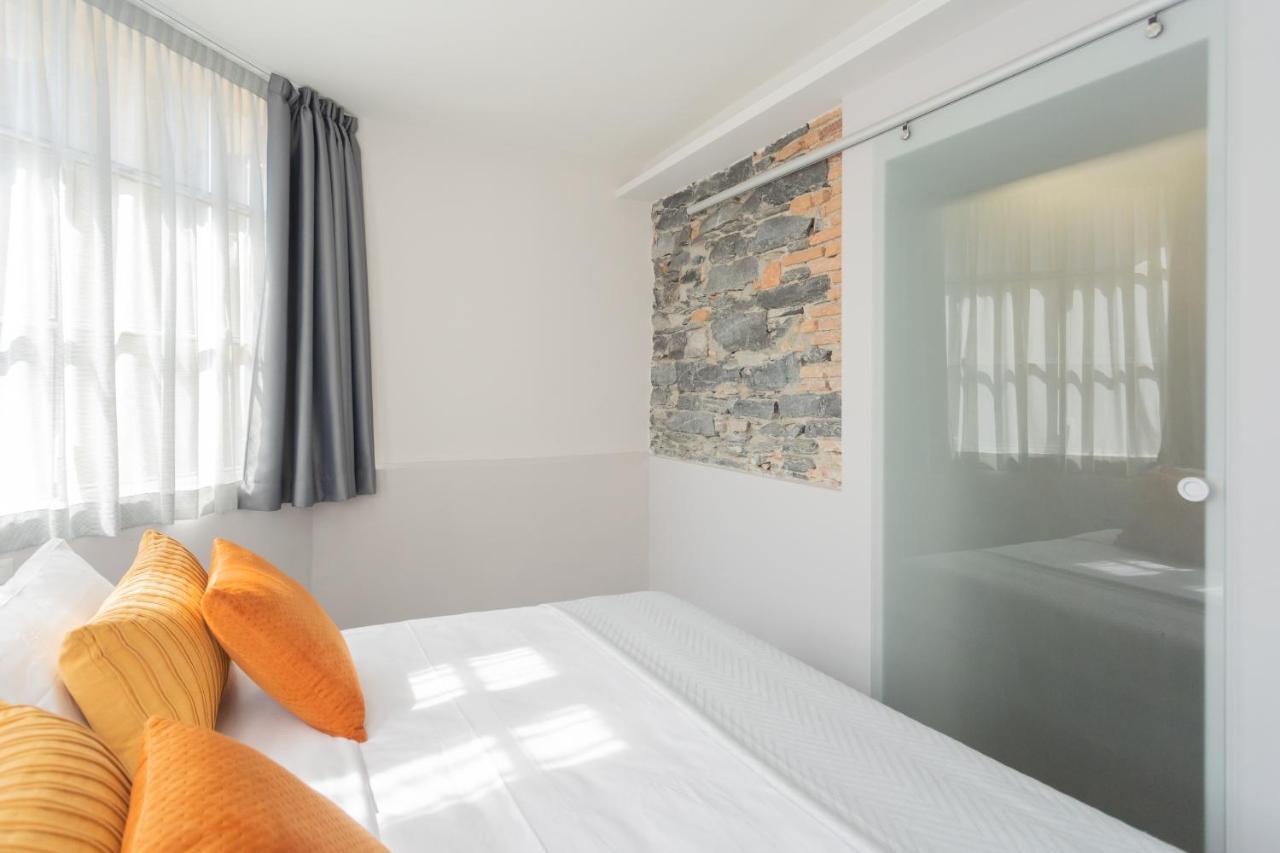 Sant'Agostino Apartments By Rent All Комо Екстер'єр фото